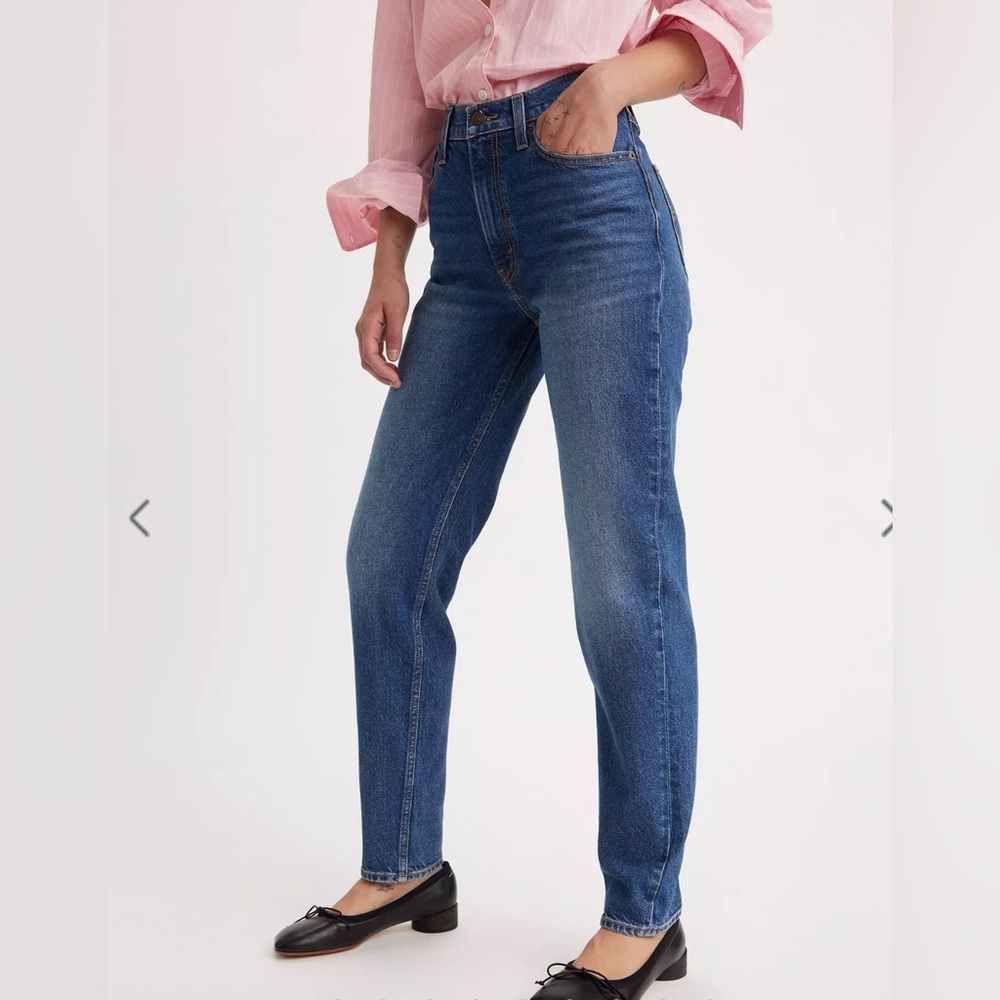 WOMENS LEVI’S HIGH WAISTED MOM JEAN IN A MEDIUM BLUE WASH DENIM 80’s VIBE… - Picture 2 of 11